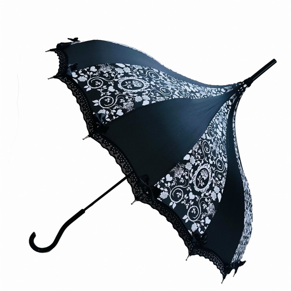 COPY - COPY - Black and white rose umbrella